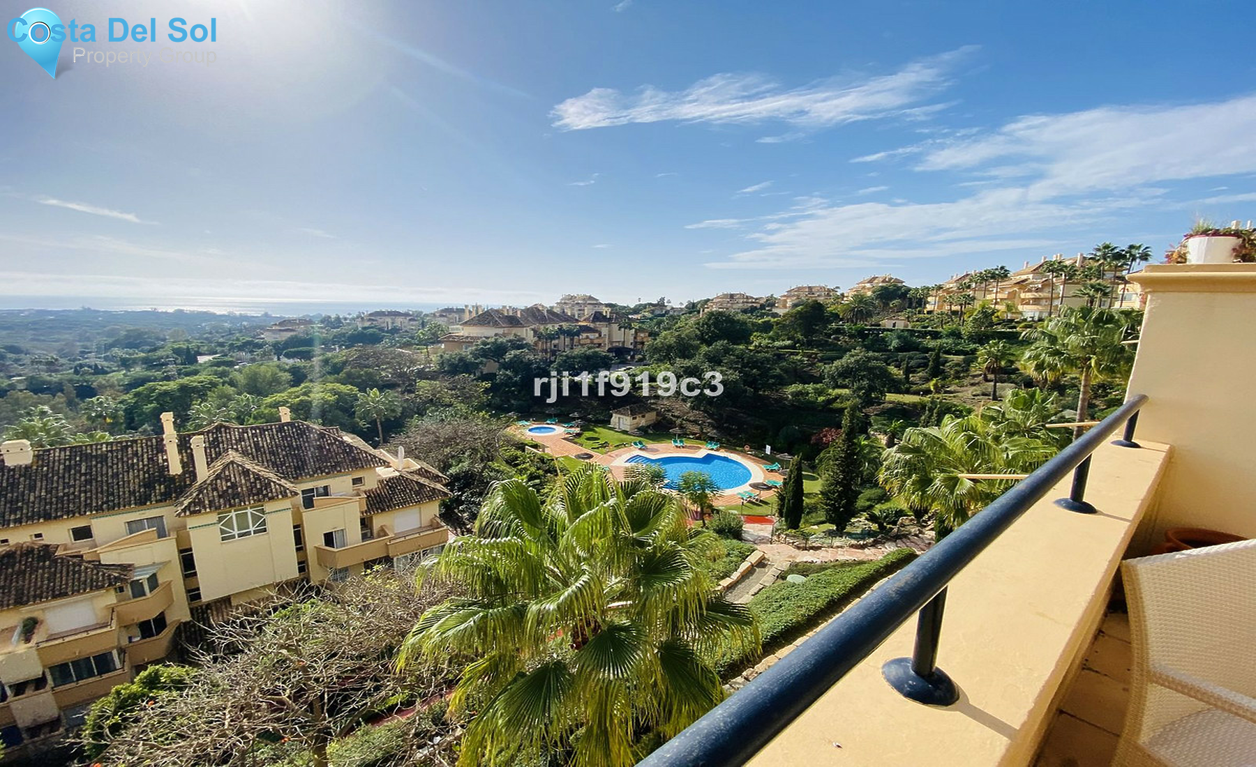 Middle Floor Apartment in Elviria-1558815