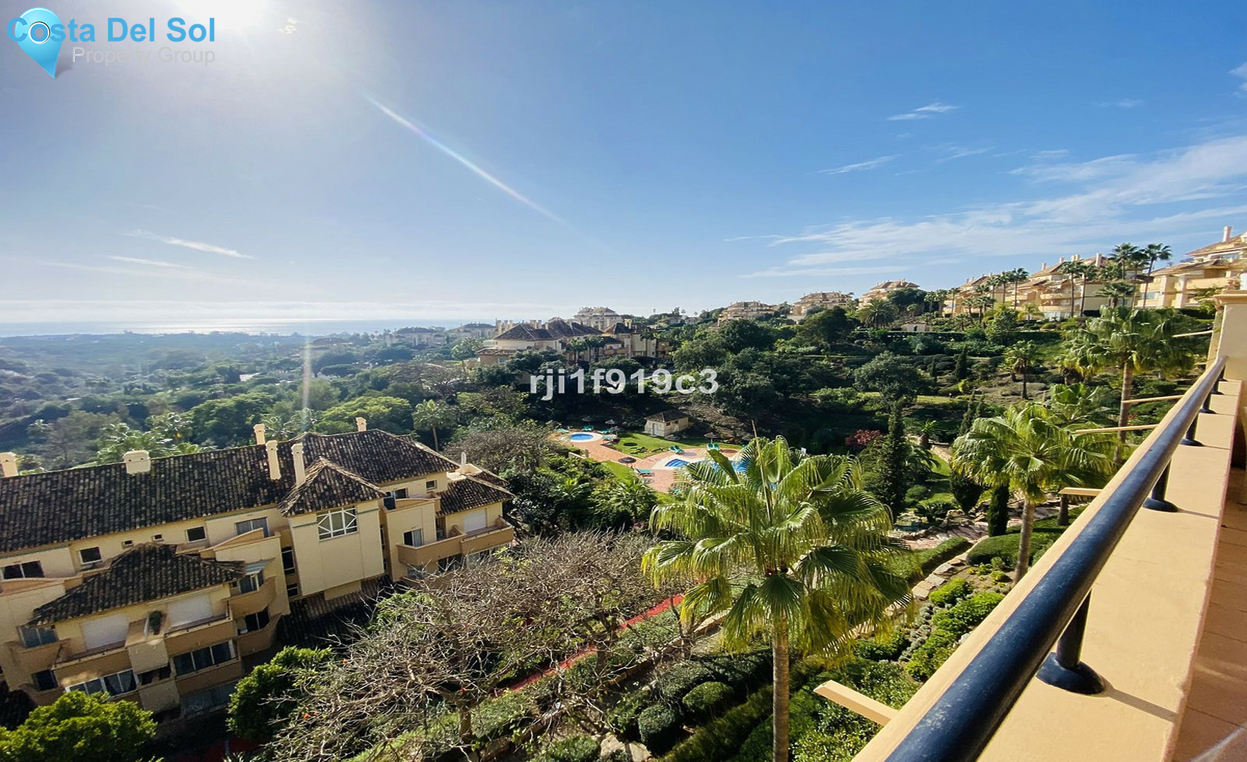 Middle Floor Apartment in Elviria-1558798