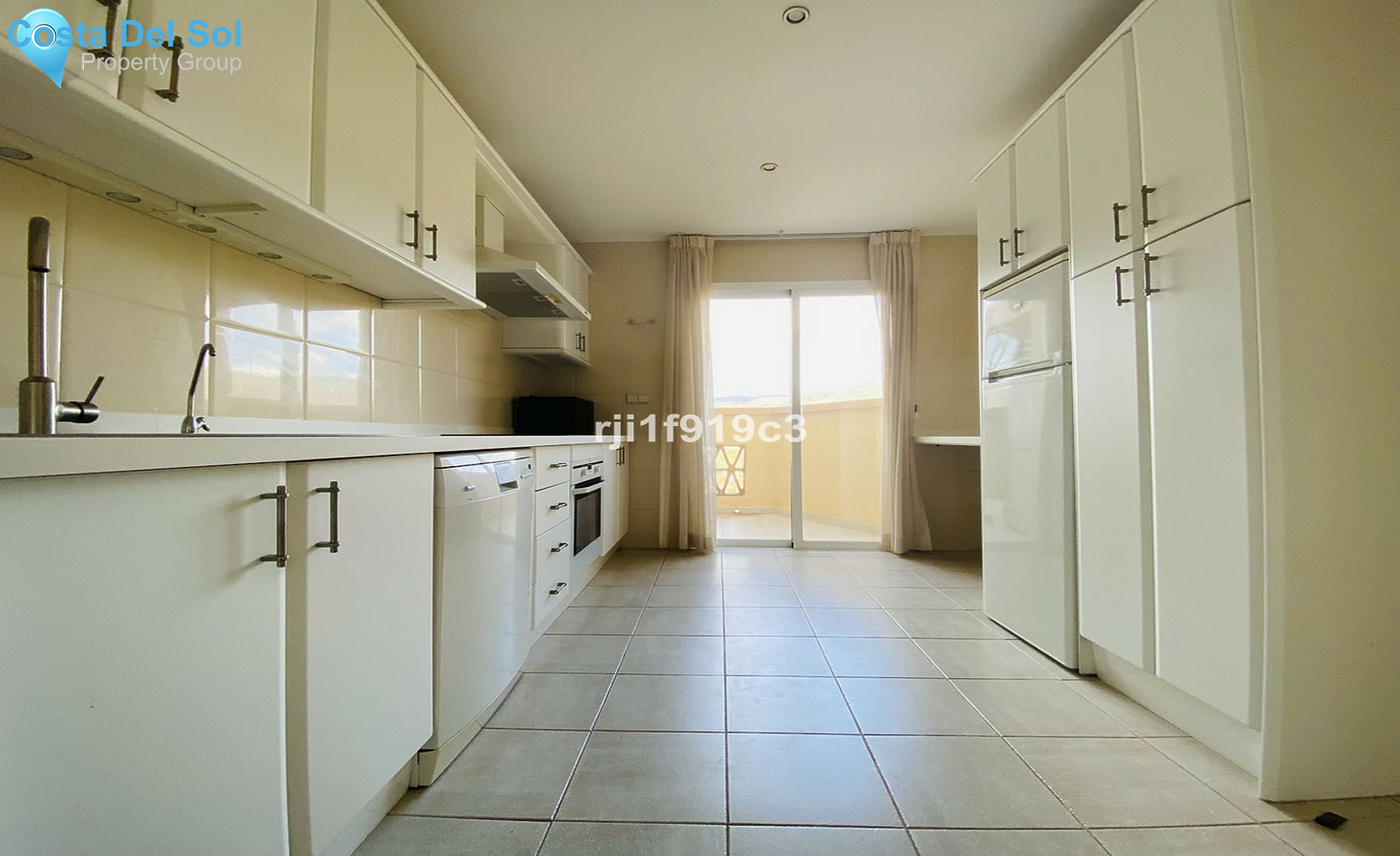 Middle Floor Apartment in Elviria-1558803