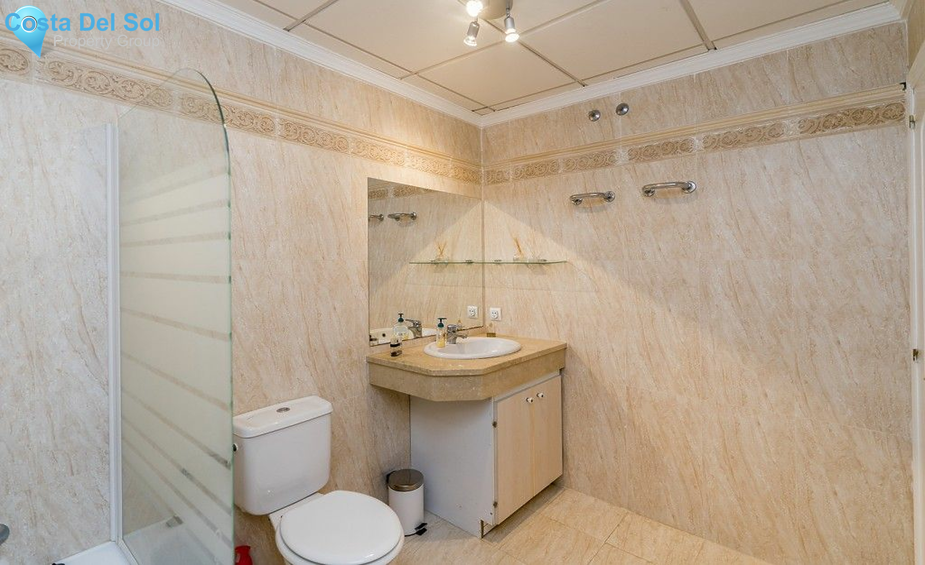 Middle Floor Apartment in Elviria-1139003