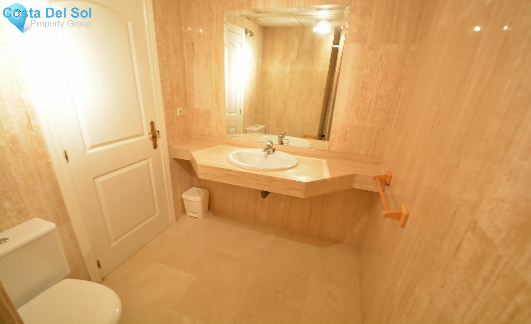 Middle Floor Apartment in Elviria-1149250