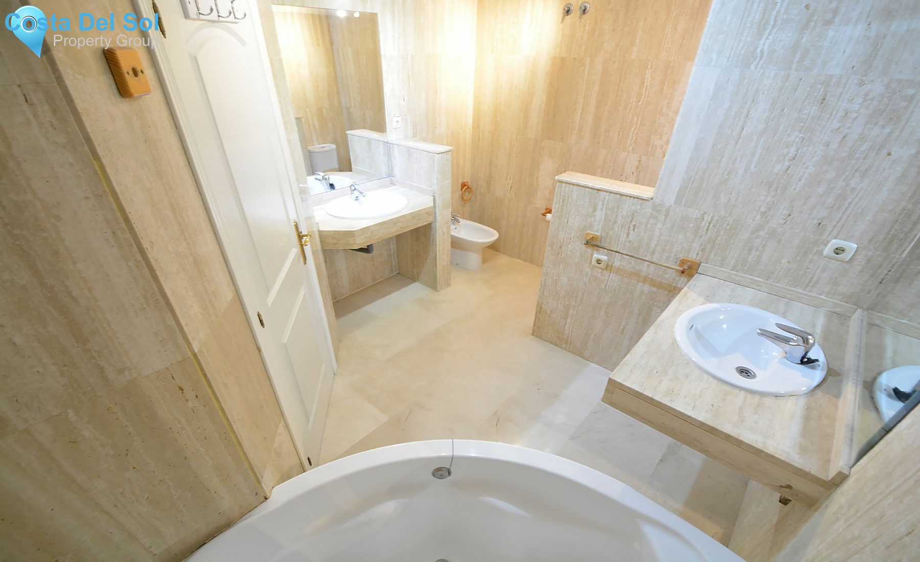 Middle Floor Apartment in Elviria-1149246