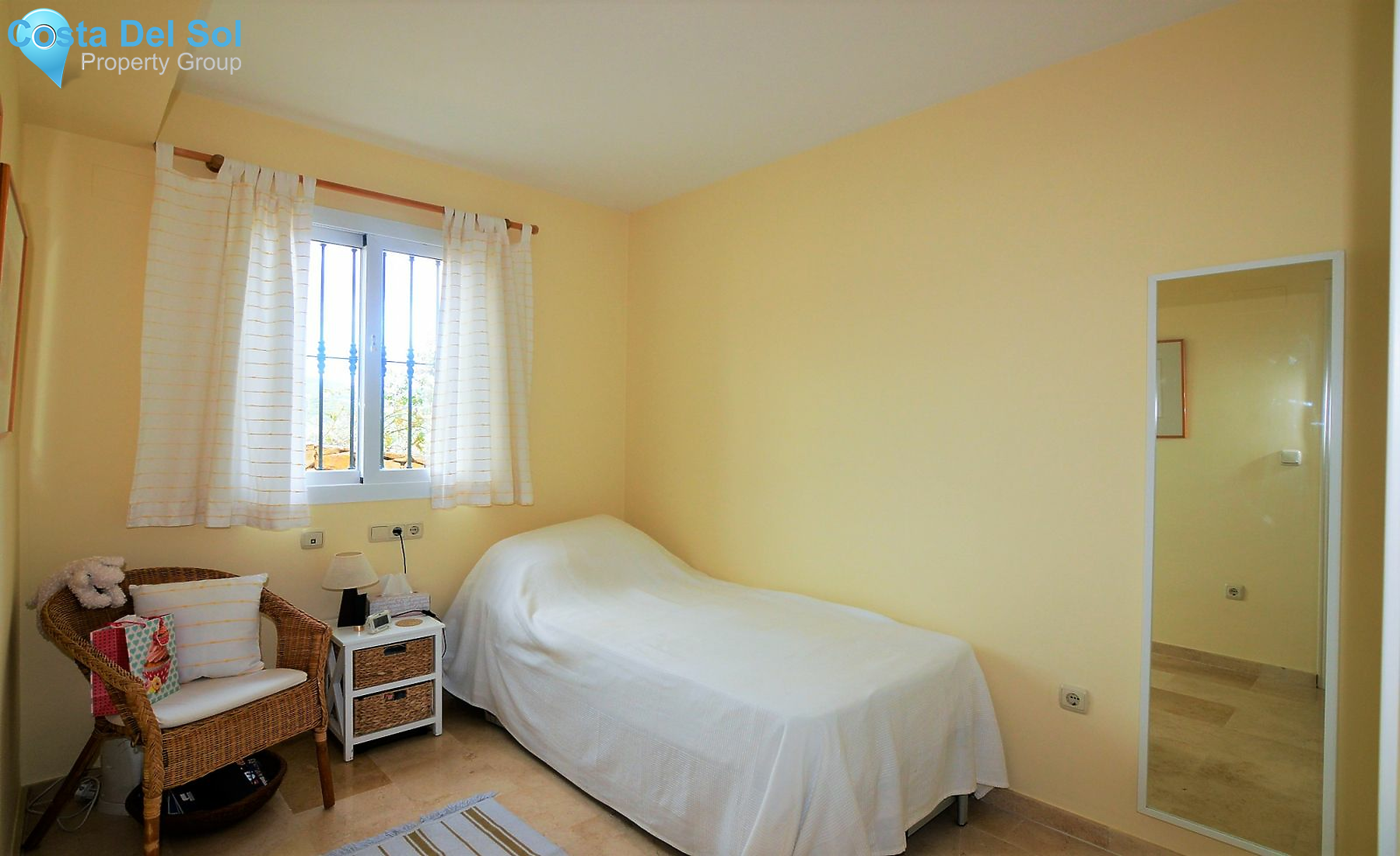 Middle Floor Apartment in Elviria-1162820