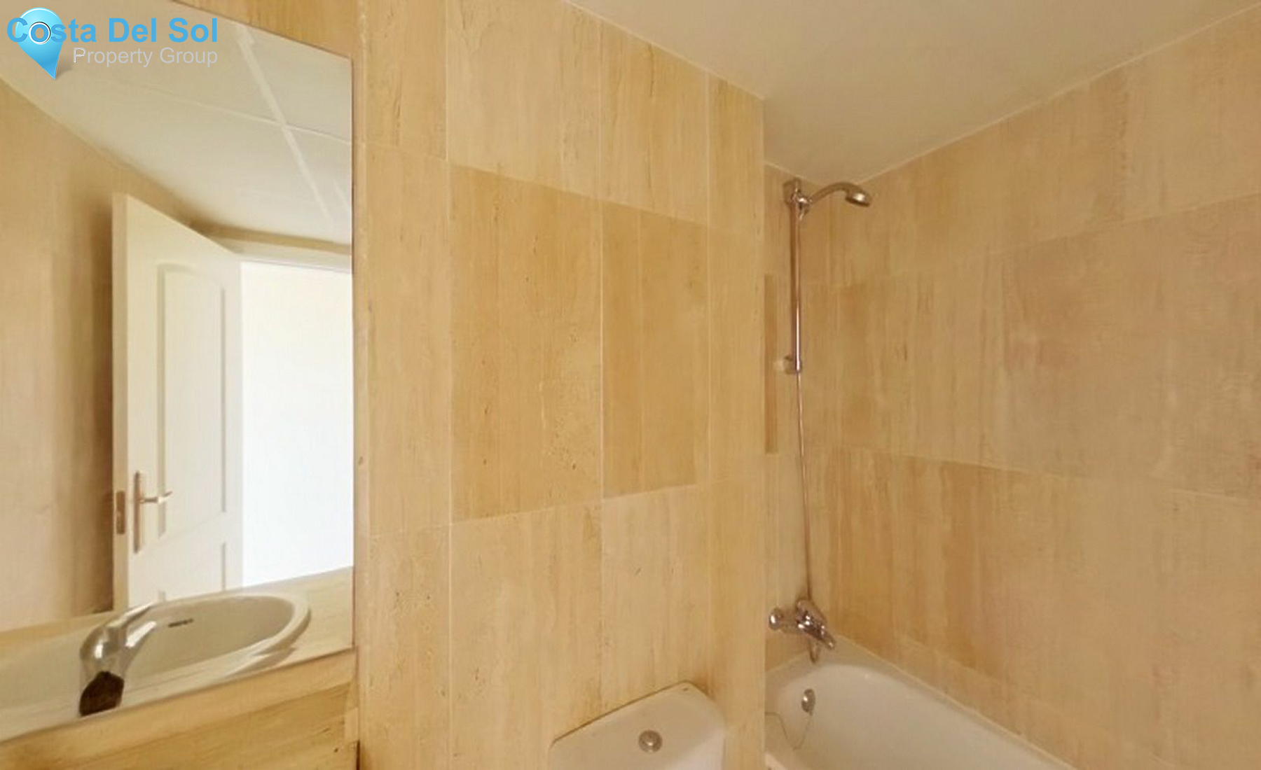 Middle Floor Apartment in Elviria-1208192