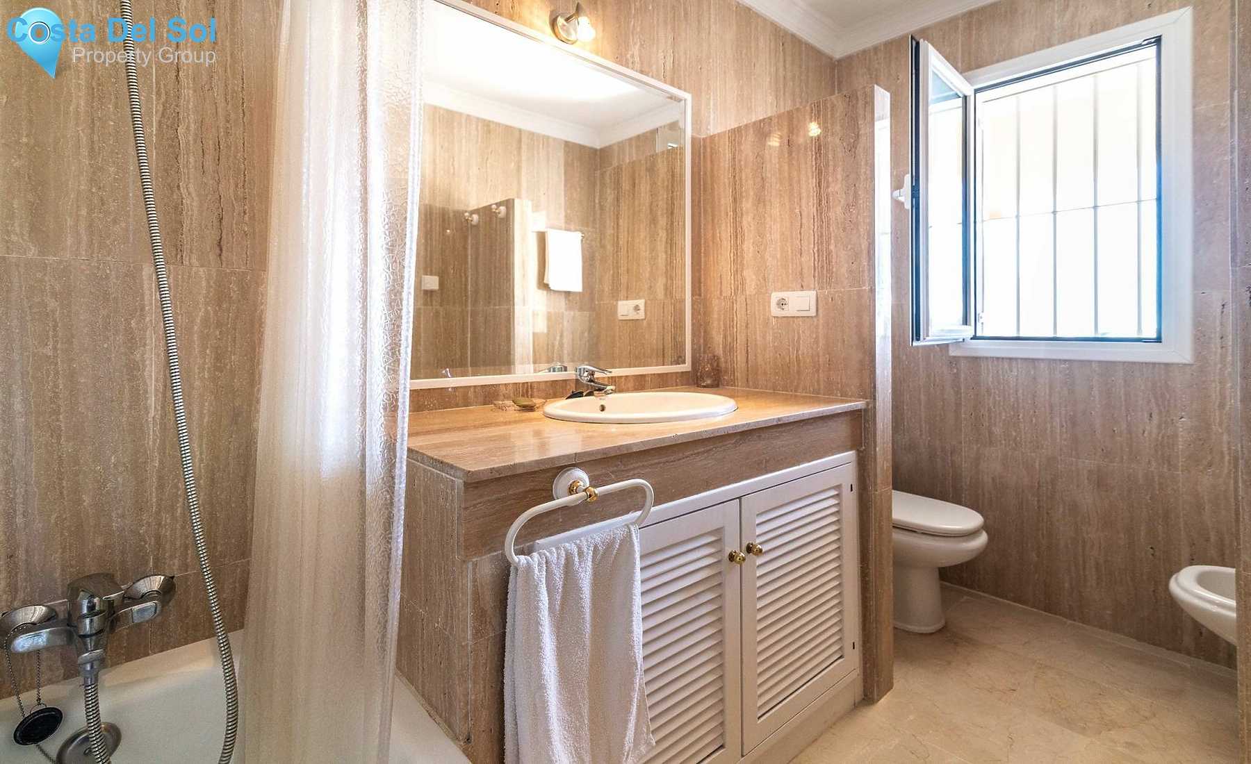 Middle Floor Apartment in Elviria-1387345