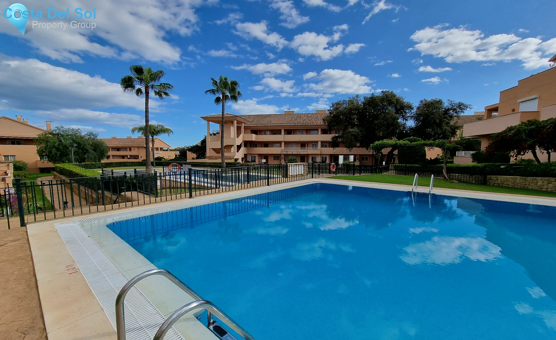 Middle Floor Apartment in Elviria-1421685