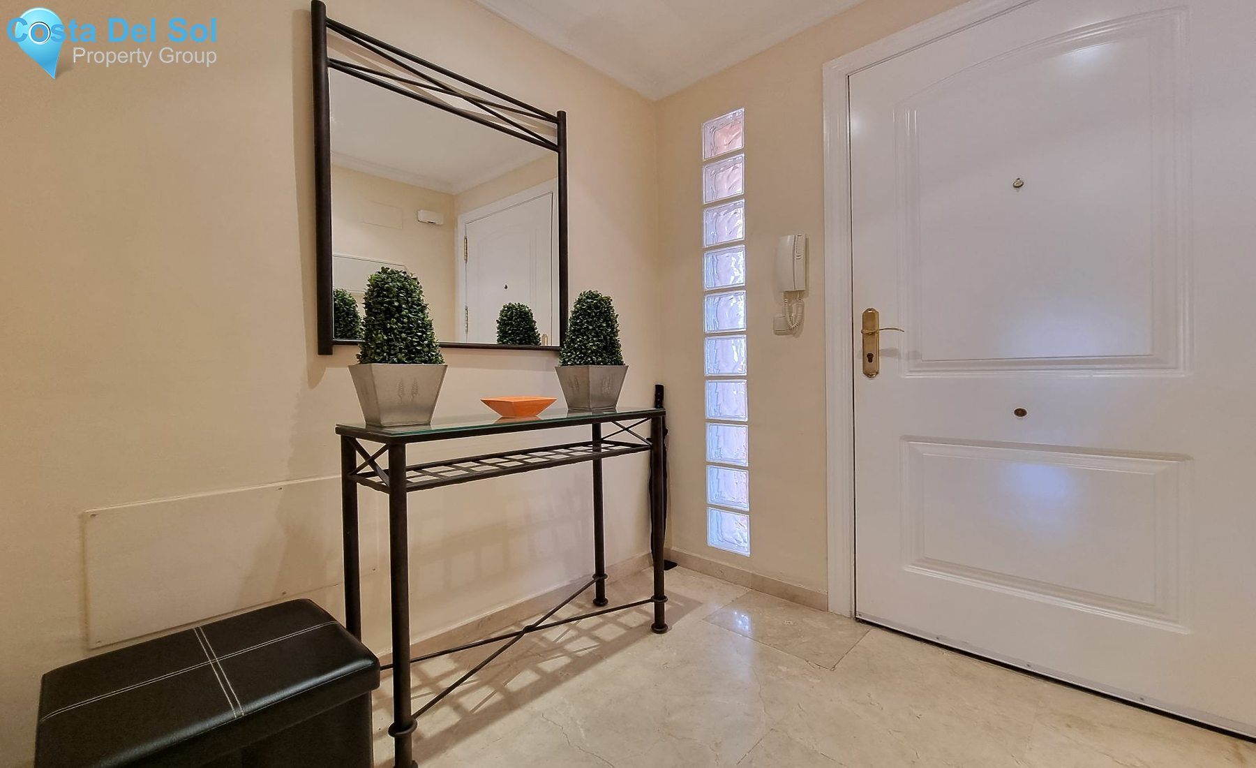 Middle Floor Apartment in Elviria-1421686