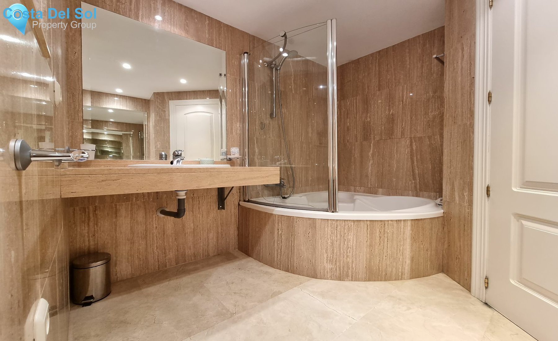 Middle Floor Apartment in Elviria-1421690