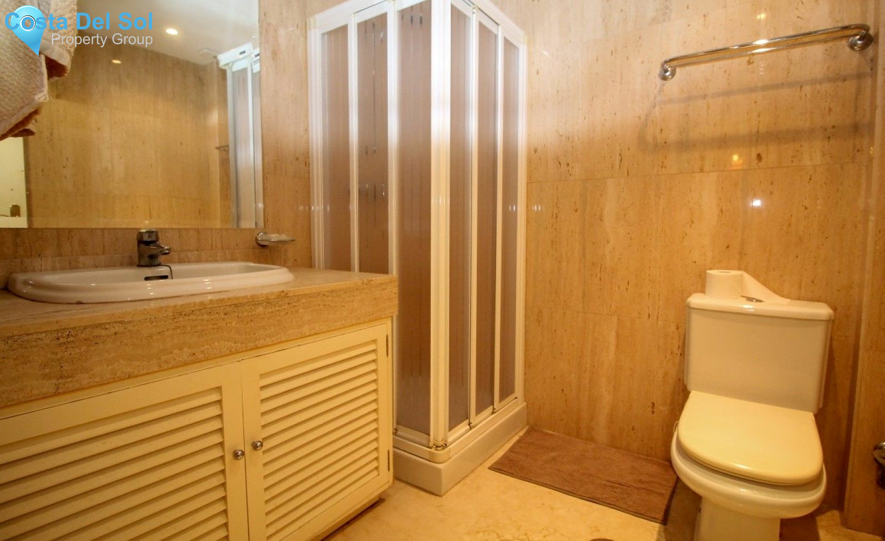 Middle Floor Apartment in Elviria-1448808