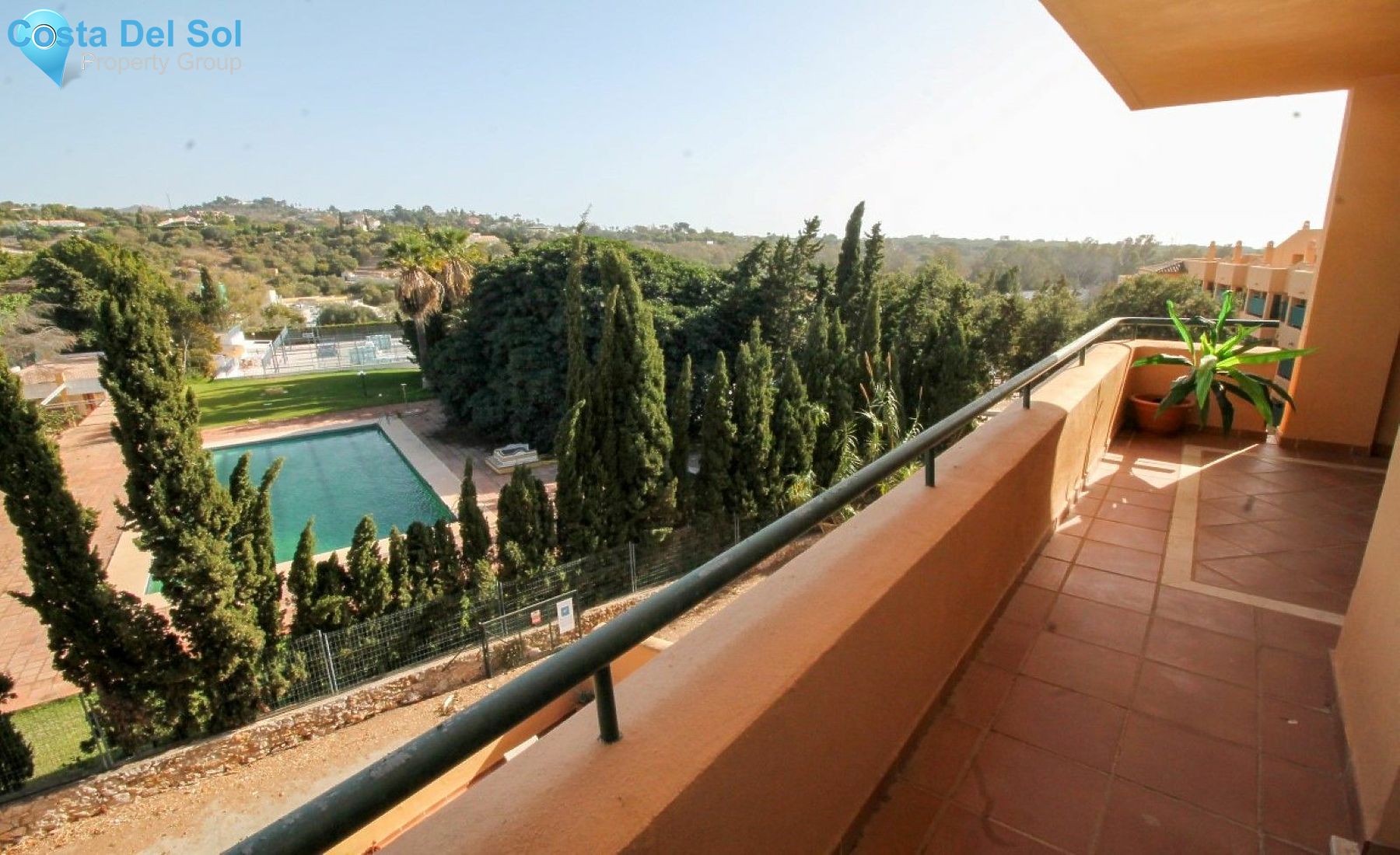 Middle Floor Apartment in Elviria-1448809
