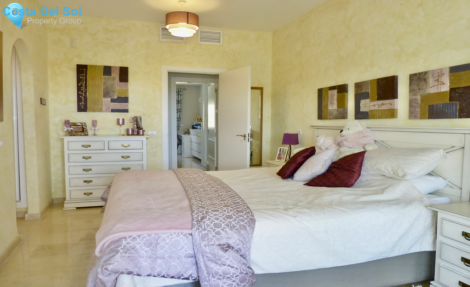 Middle Floor Apartment in Elviria-1516188