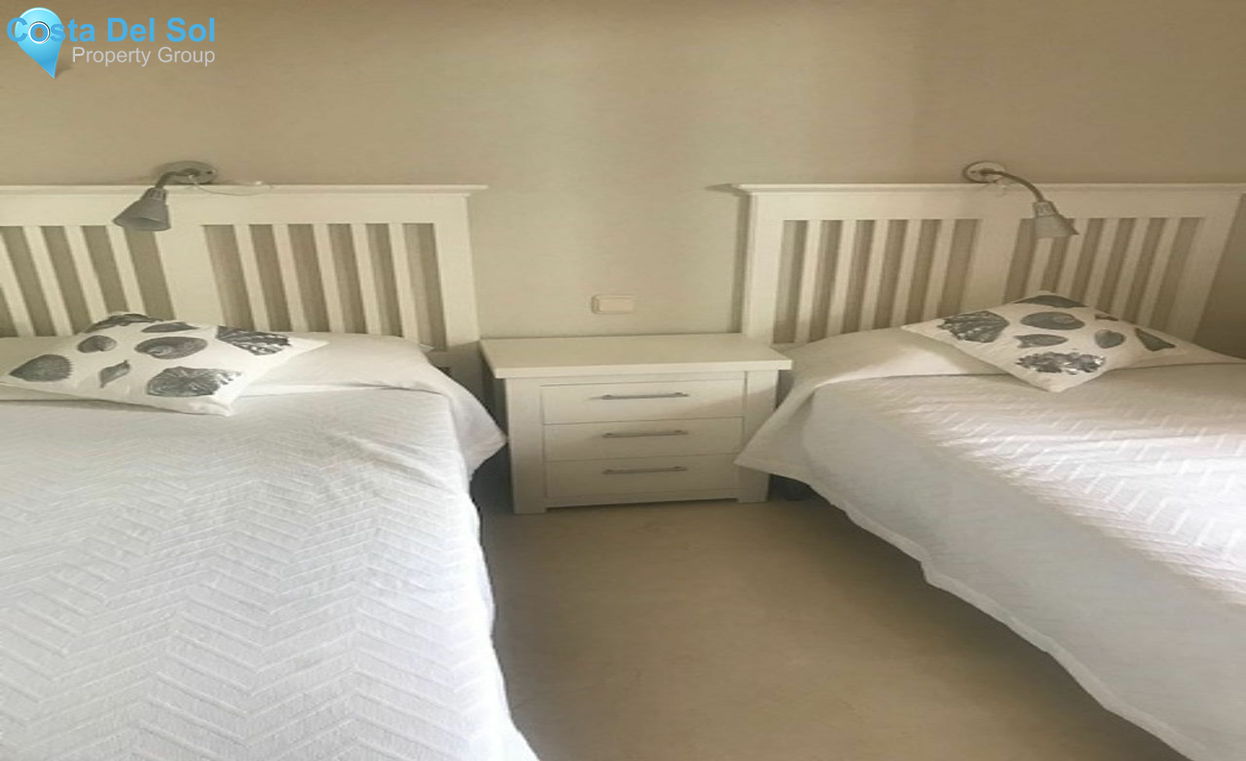 Middle Floor Apartment in Elviria-1519906