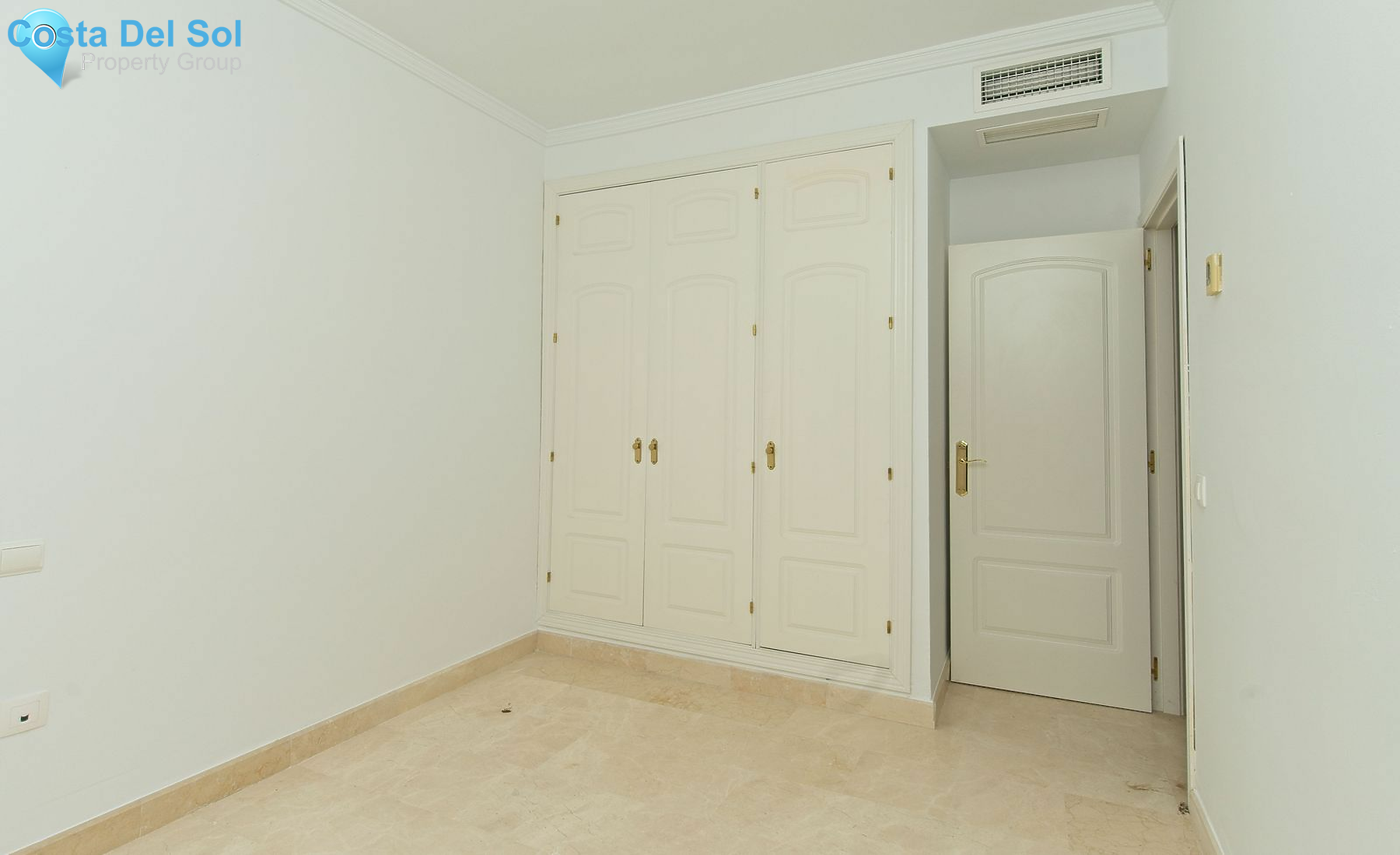 Middle Floor Apartment in Elviria-1534965