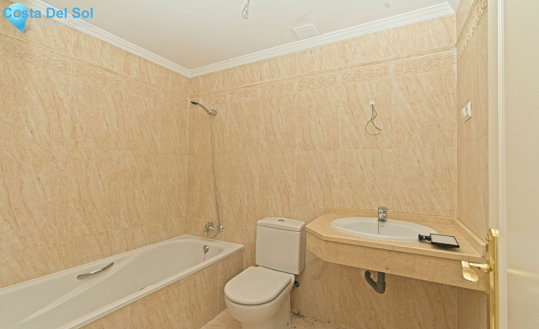 Middle Floor Apartment in Elviria-1534970