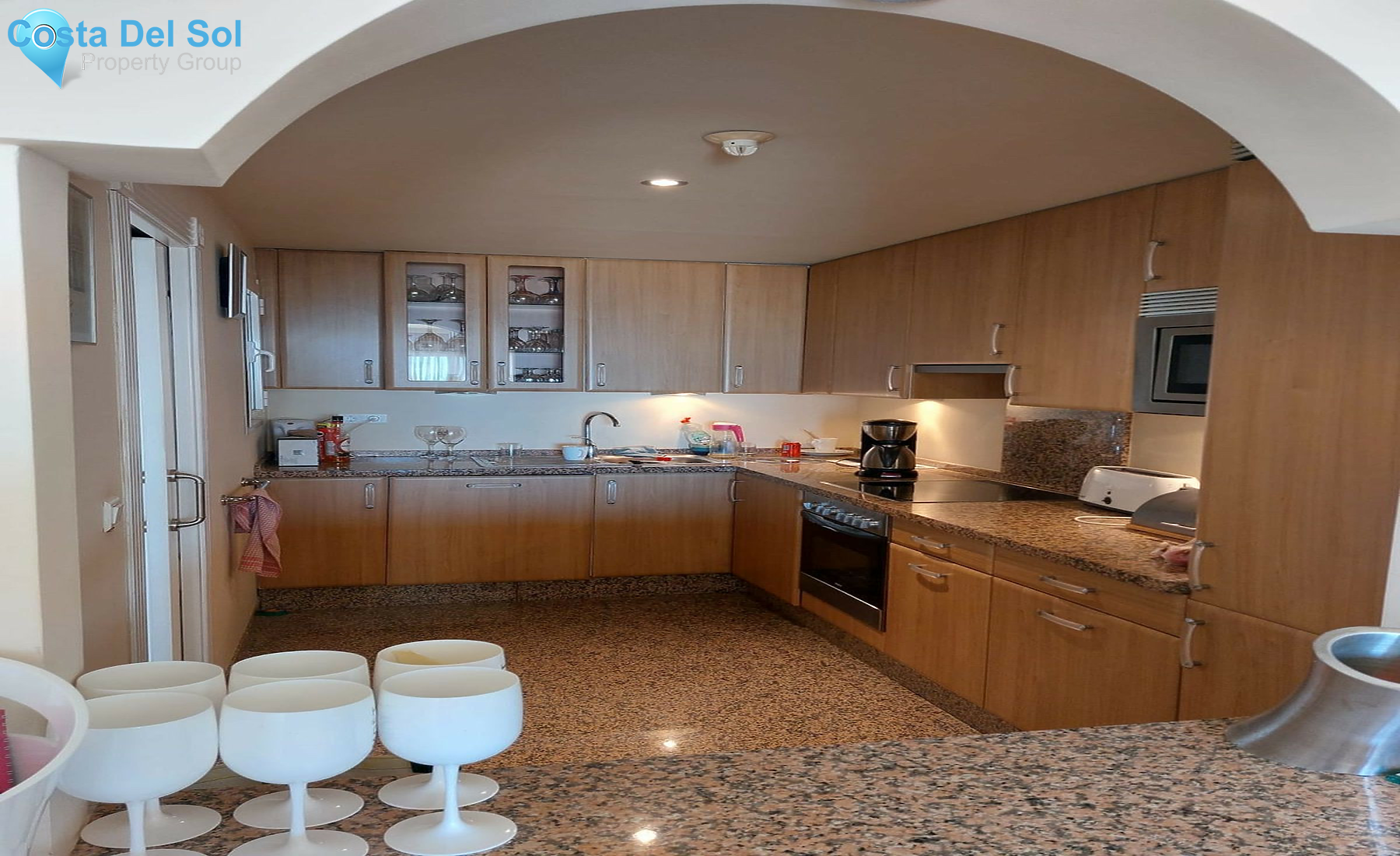 Middle Floor Apartment in Estepona-1250893