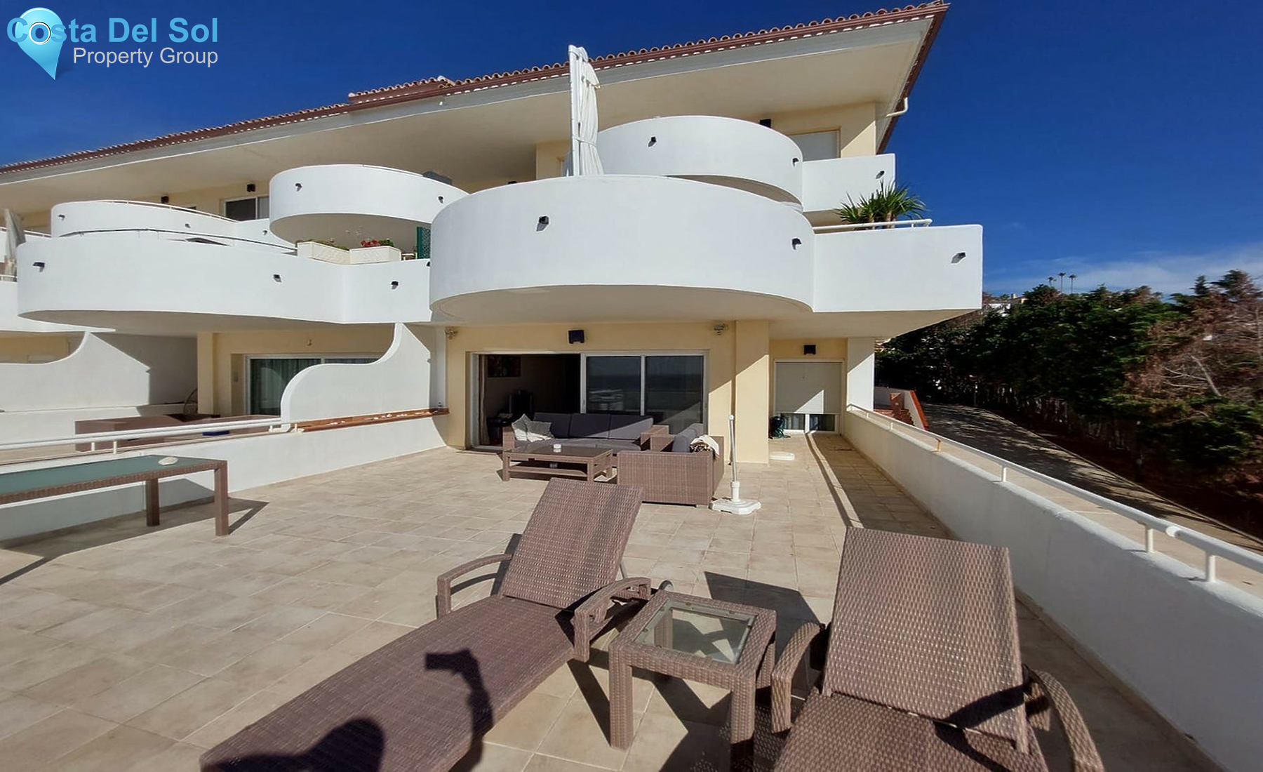 Middle Floor Apartment in Estepona-1250900