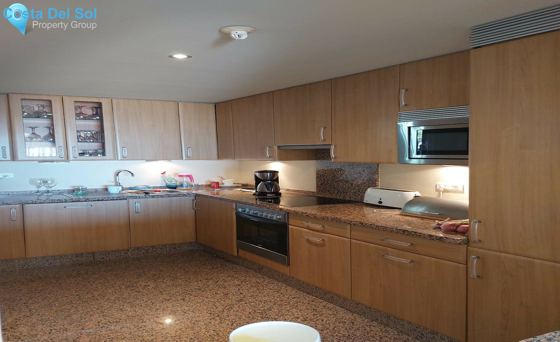 Middle Floor Apartment in Estepona-1250892