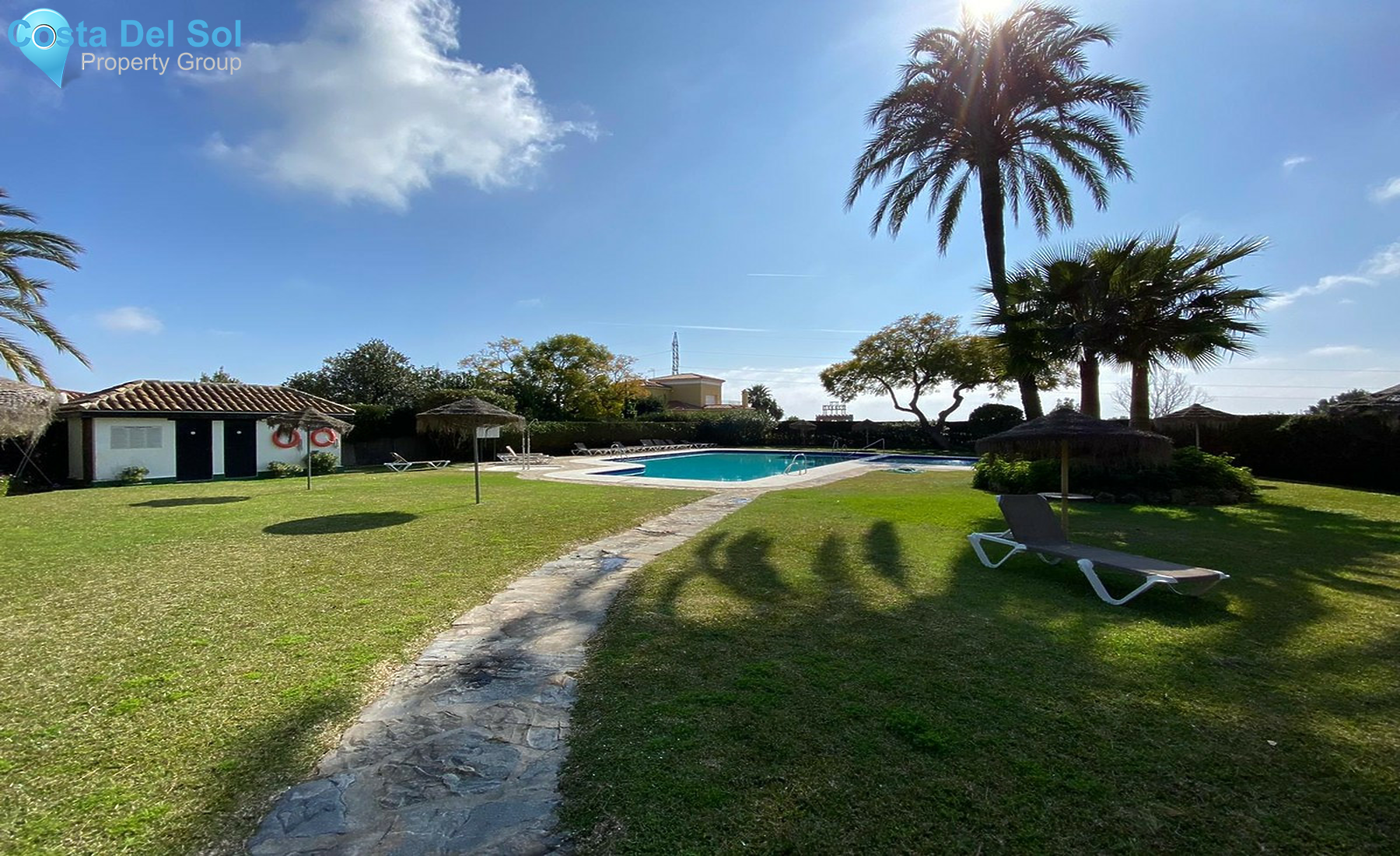 Middle Floor Apartment in Estepona-1253828