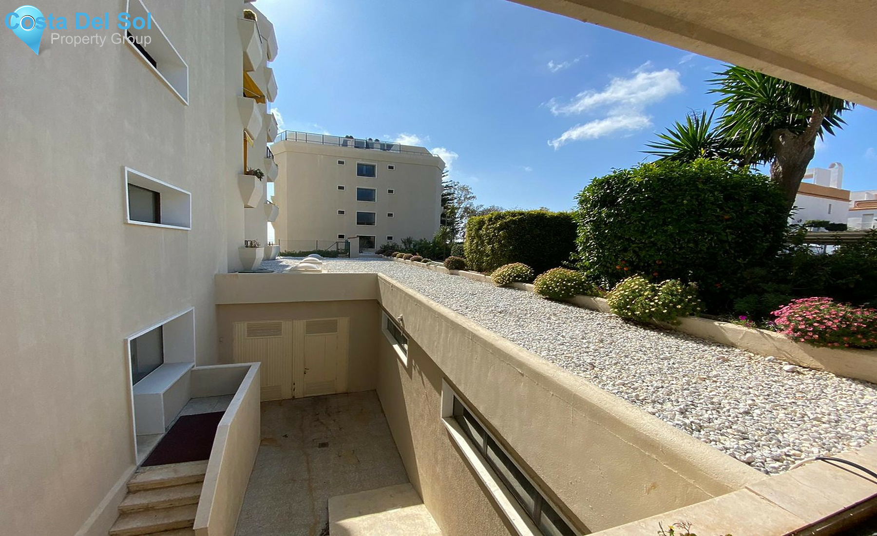 Middle Floor Apartment in Estepona-1253833