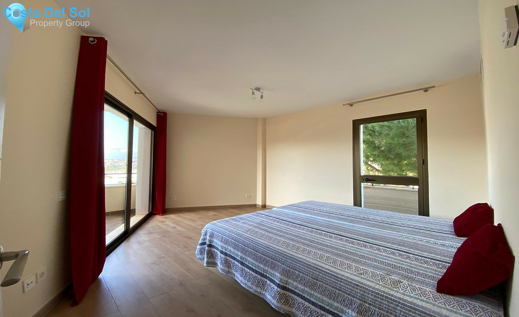 Middle Floor Apartment in Estepona-1253821