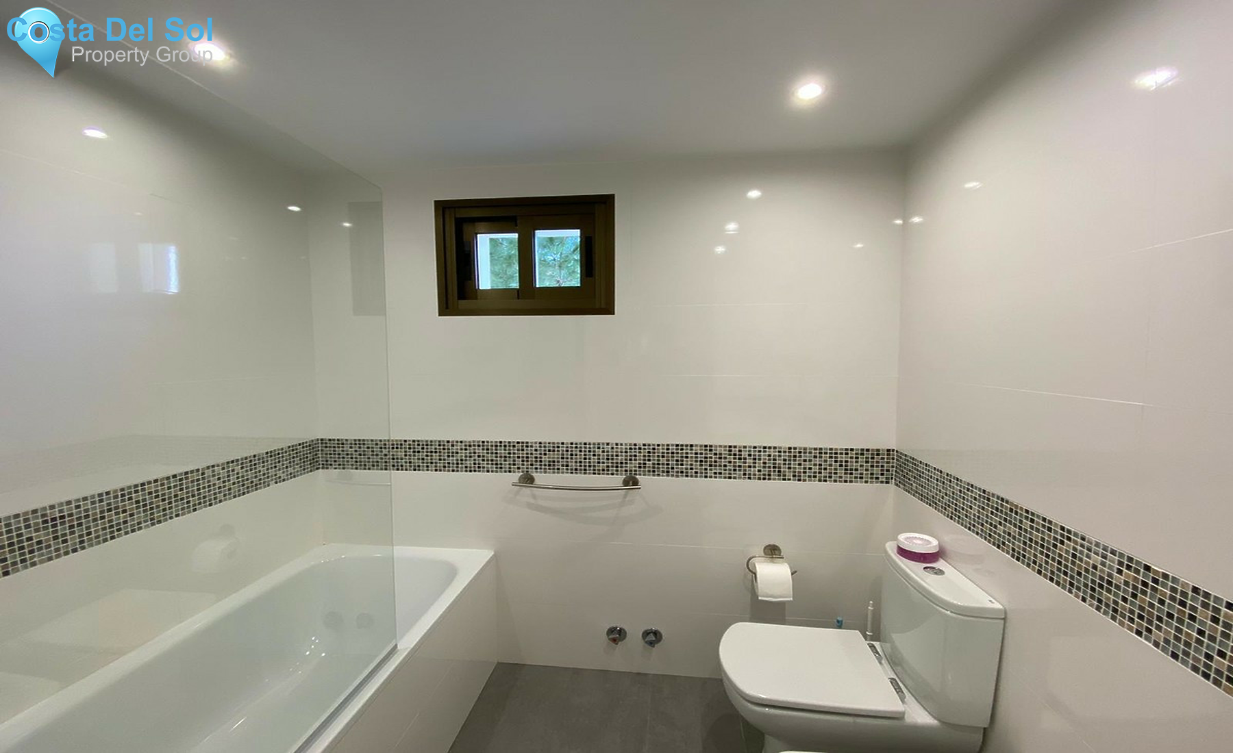 Middle Floor Apartment in Estepona-1253822