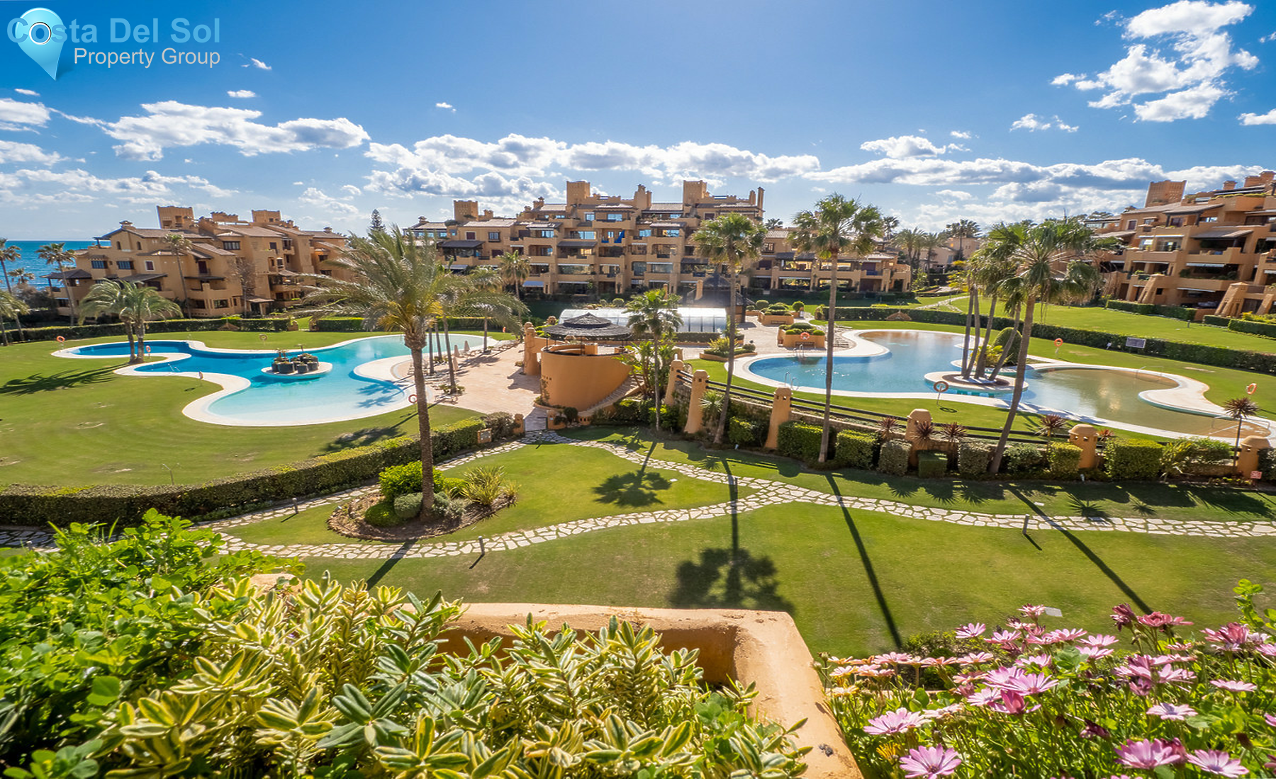 Middle Floor Apartment in Estepona-1255814