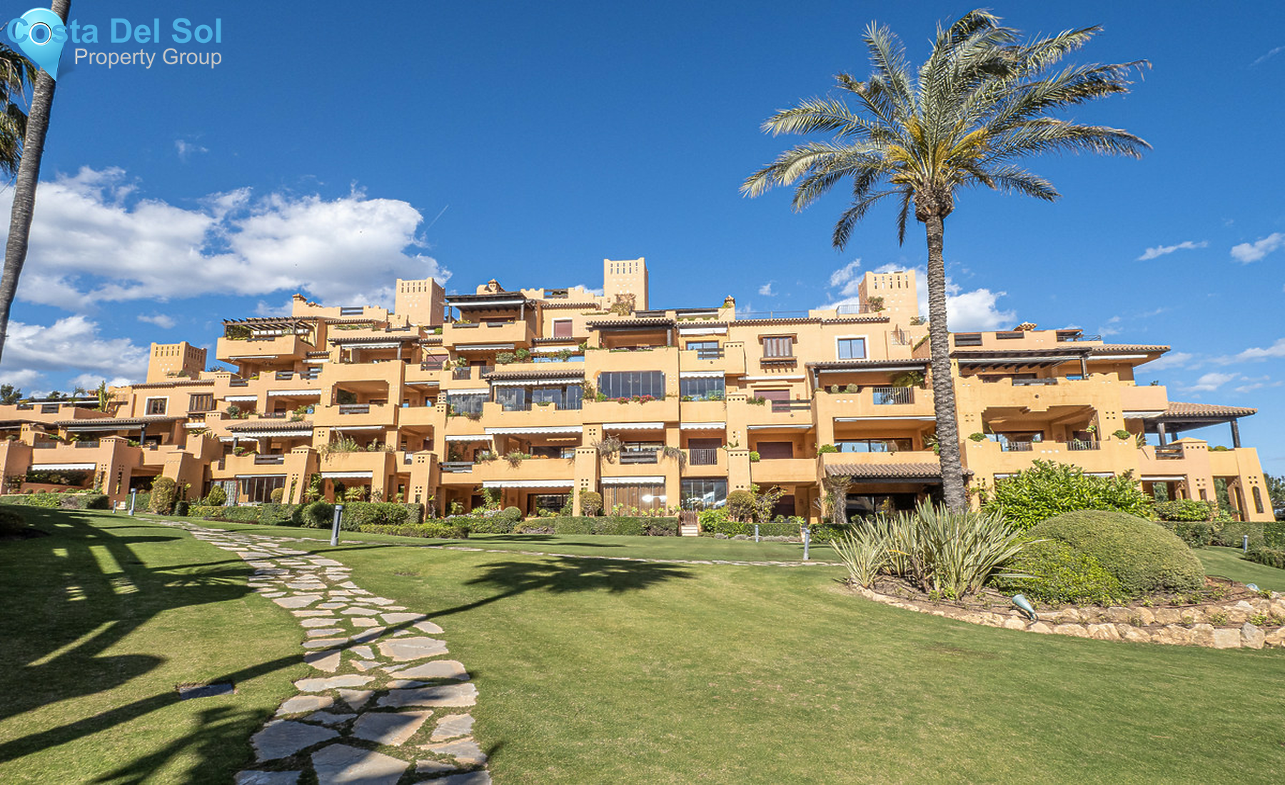 Middle Floor Apartment in Estepona-1255815