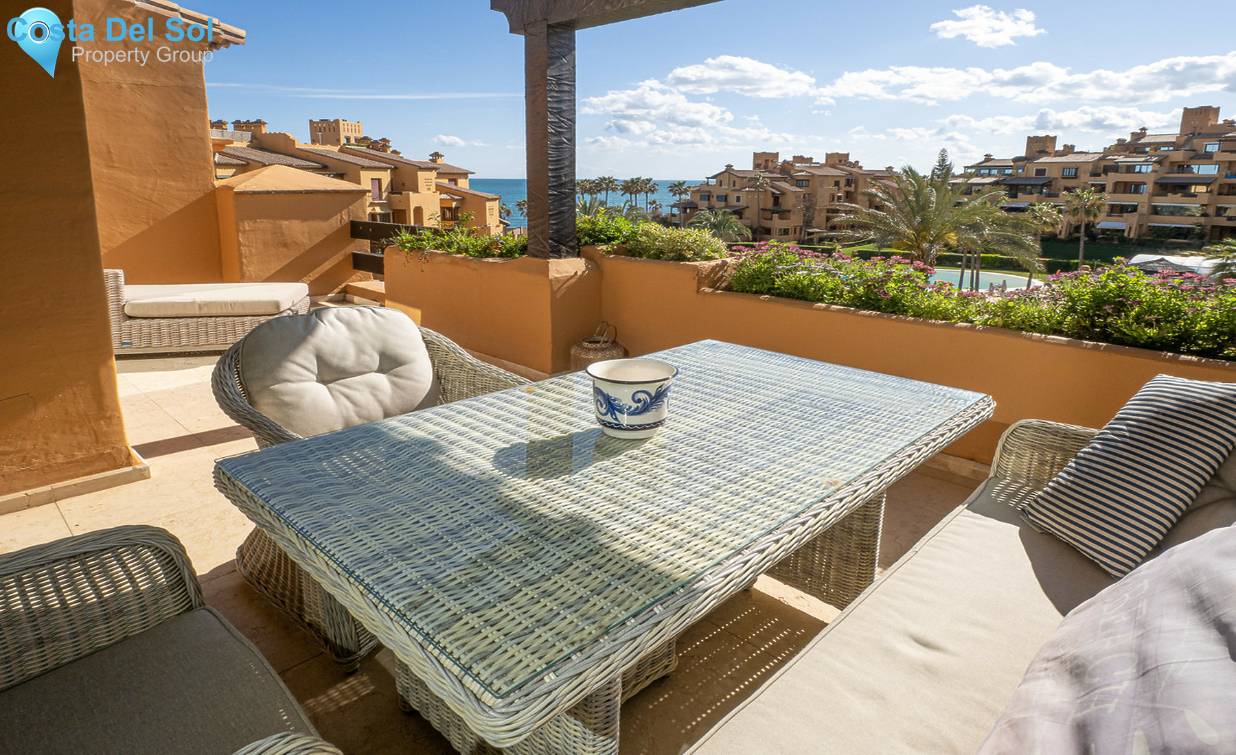 Middle Floor Apartment in Estepona-1255802