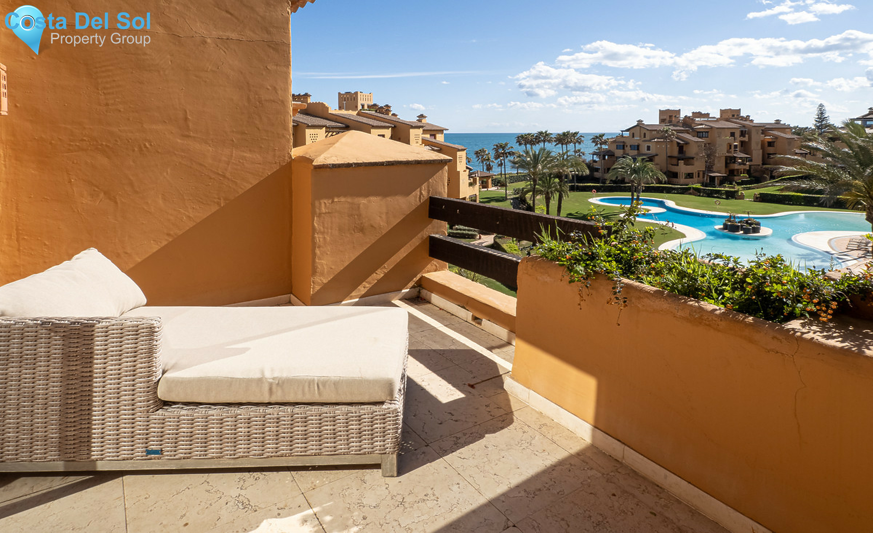 Middle Floor Apartment in Estepona-1255806