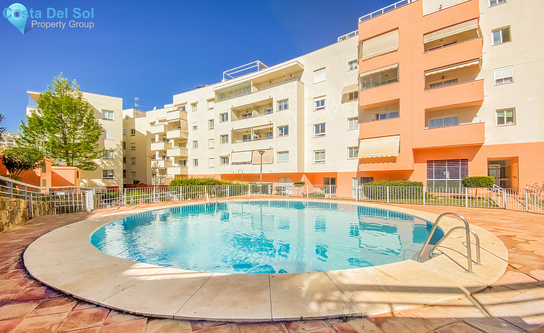 Middle Floor Apartment in Estepona-1256599