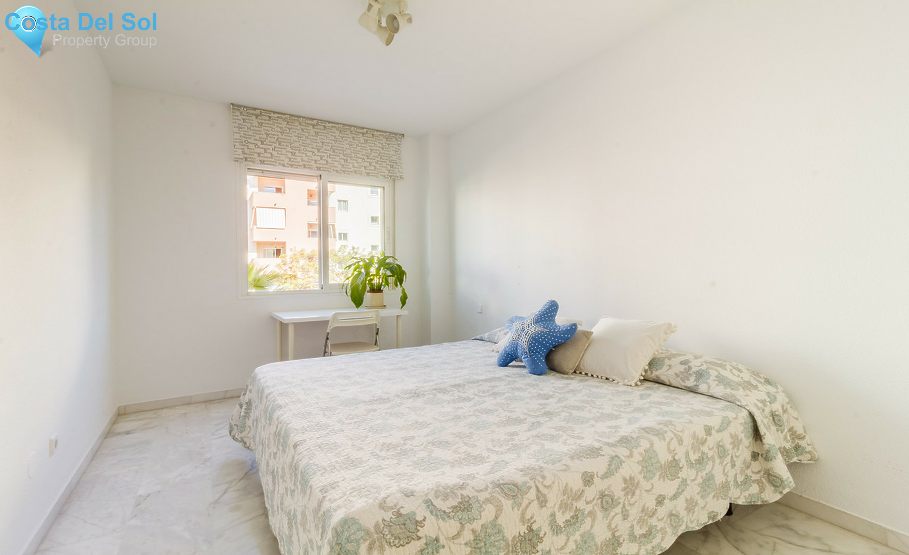 Middle Floor Apartment in Estepona-1256609