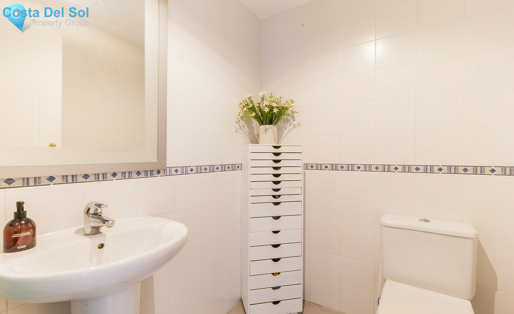 Middle Floor Apartment in Estepona-1256610