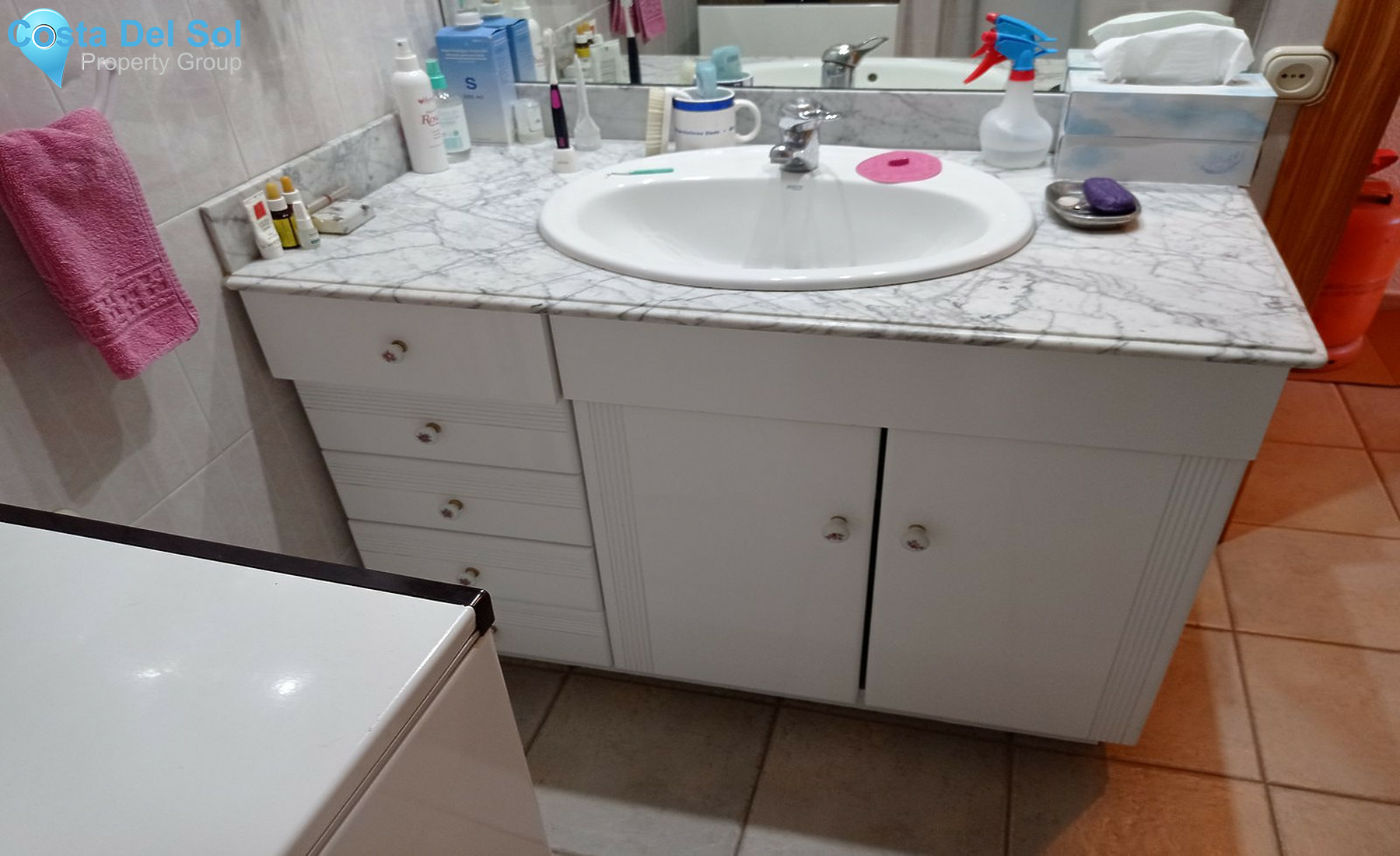 Middle Floor Apartment in Estepona-1265276