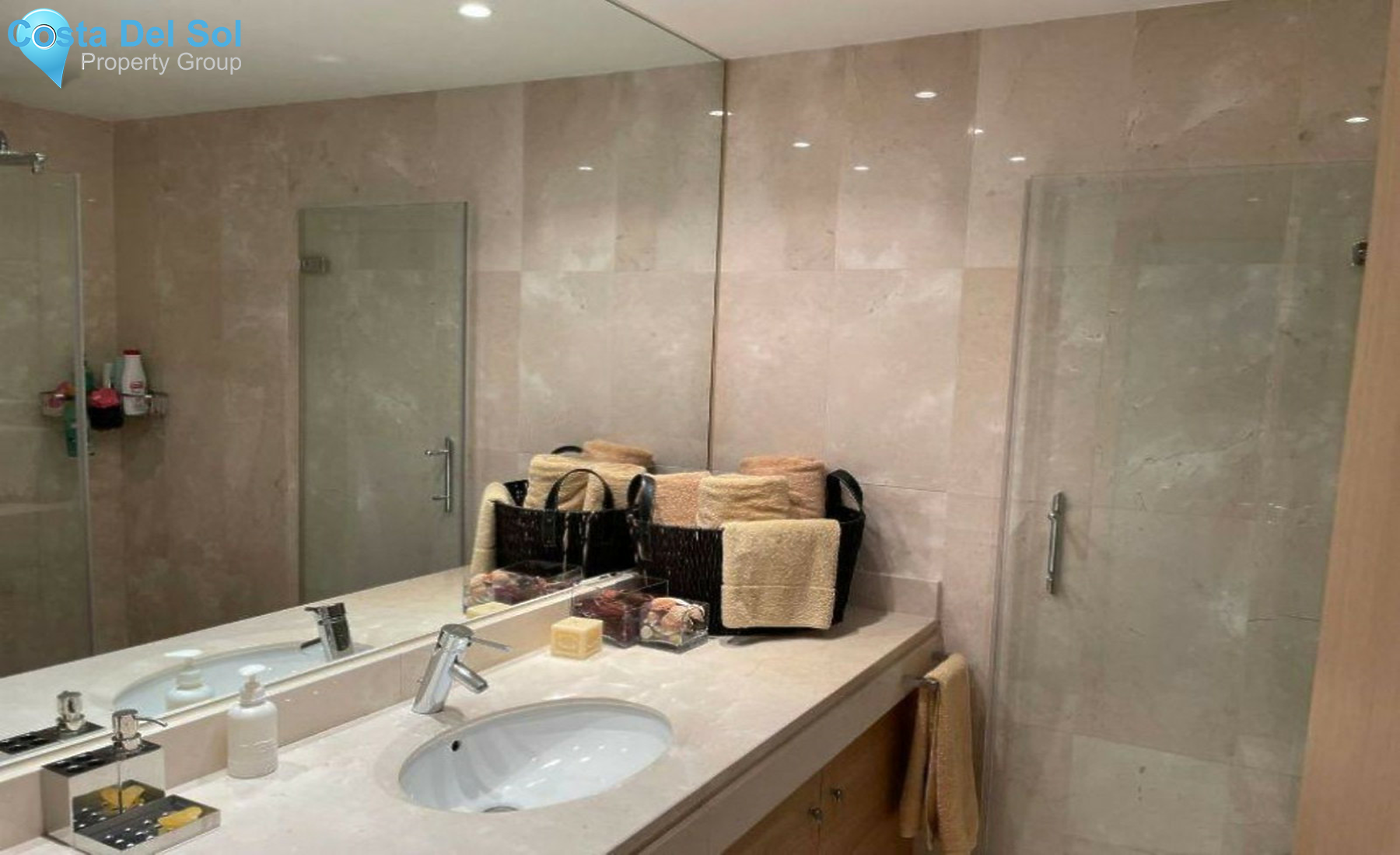 Middle Floor Apartment in Estepona-1268484