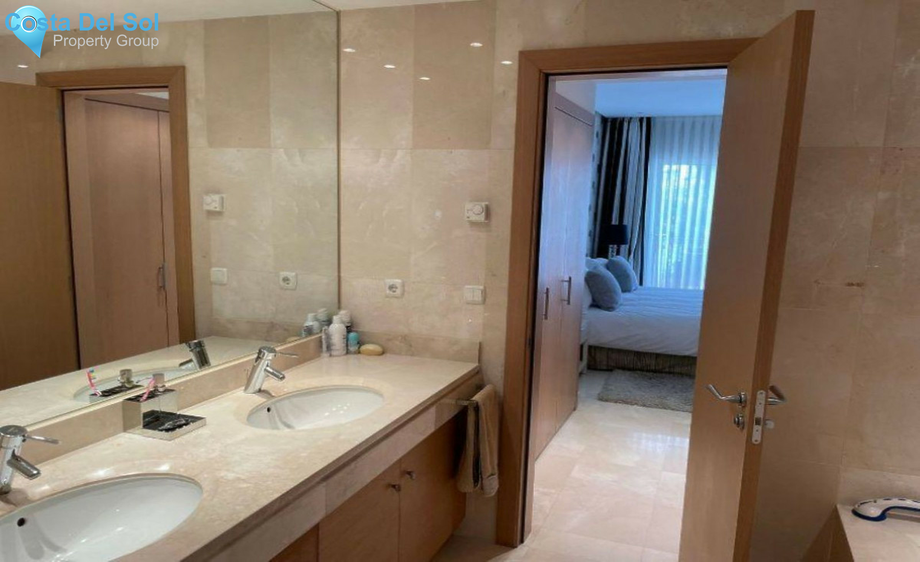 Middle Floor Apartment in Estepona-1268473