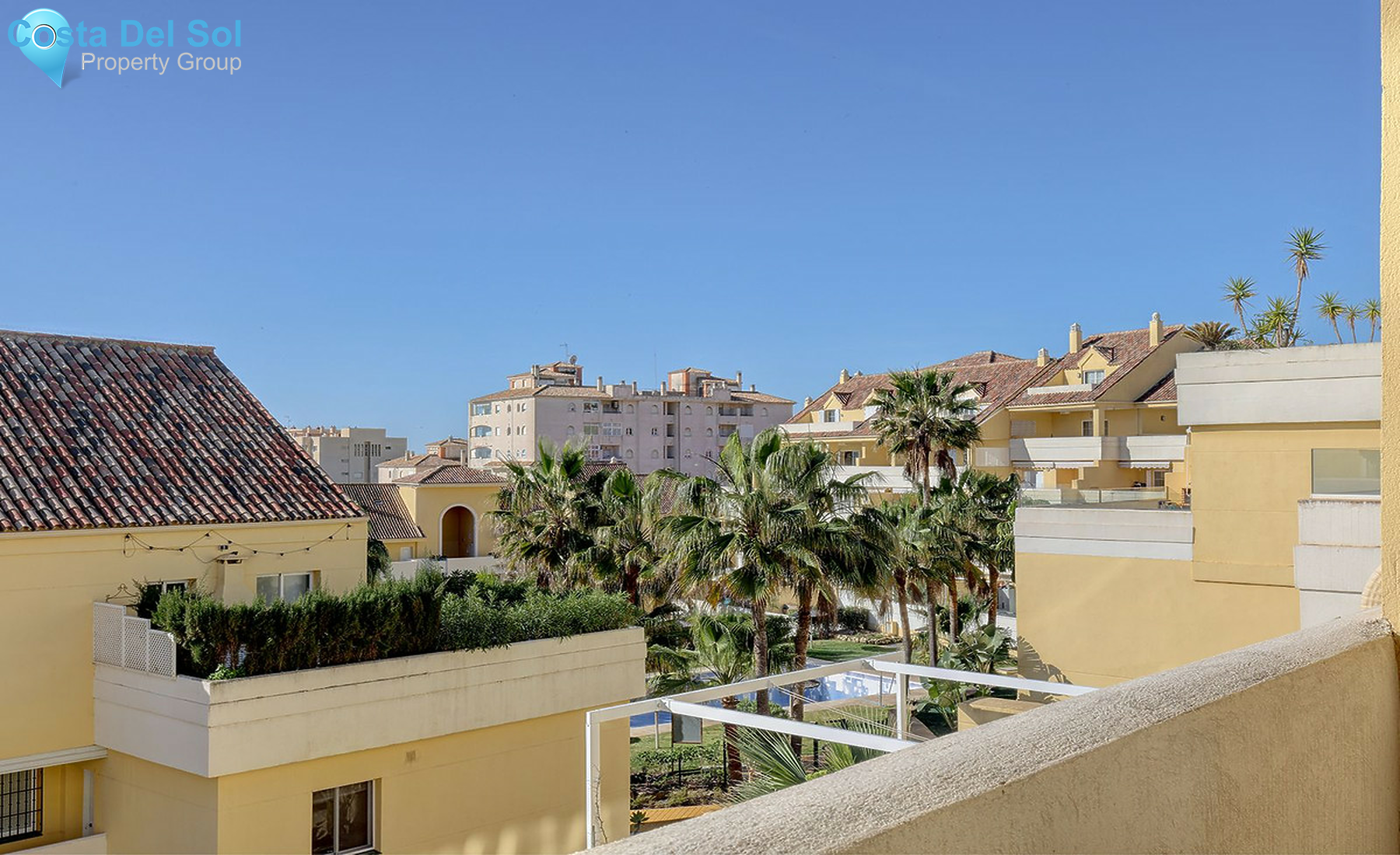 Middle Floor Apartment in Estepona-1271514