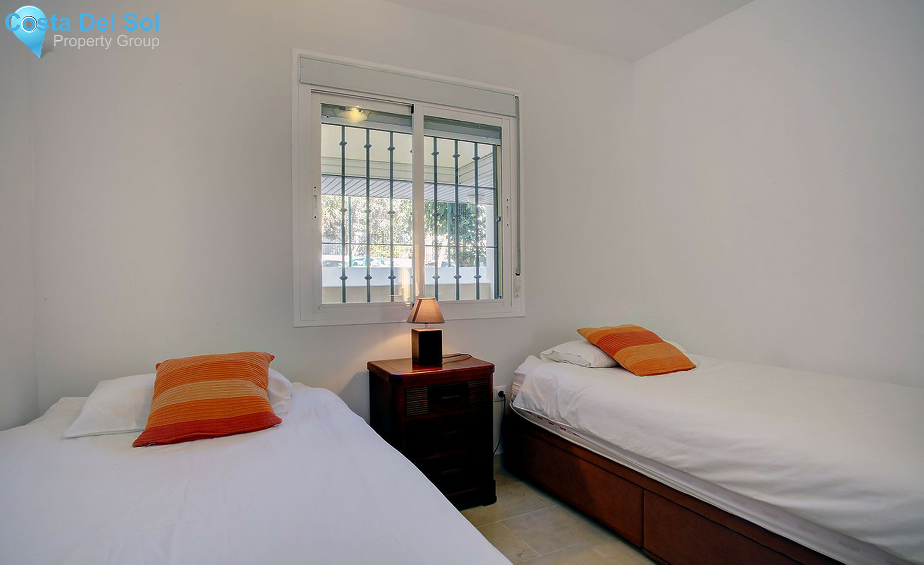 Middle Floor Apartment in Estepona-1271533