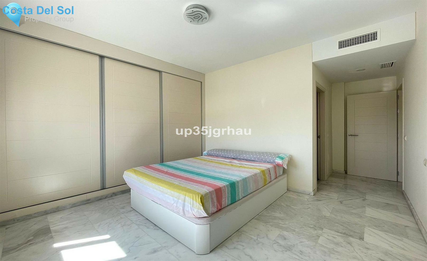 Middle Floor Apartment in Estepona-1272101