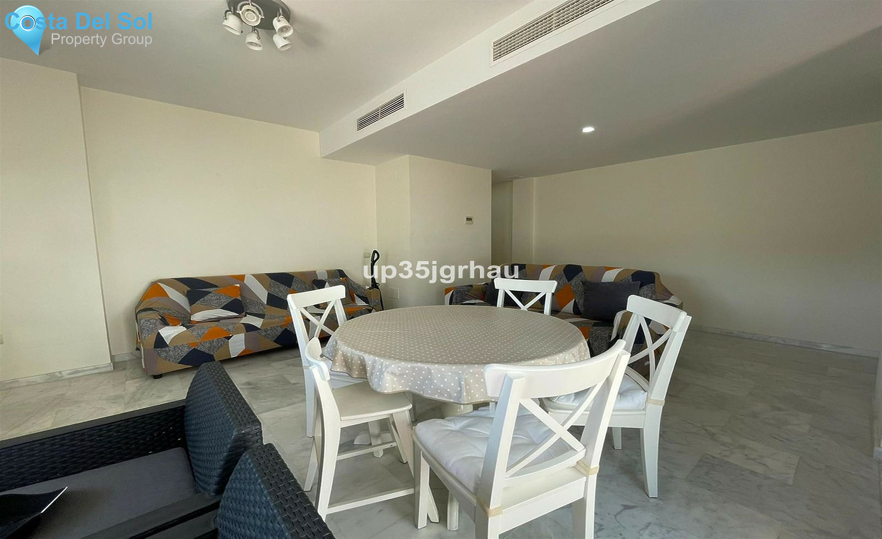 Middle Floor Apartment in Estepona-1272102