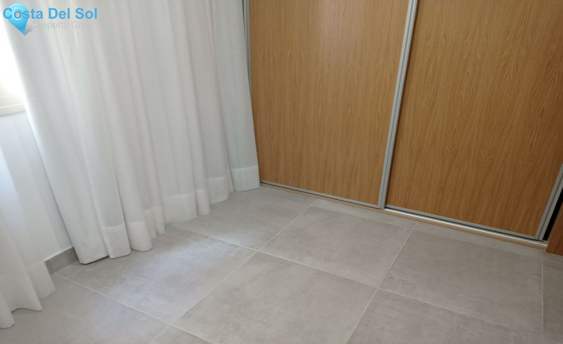 Middle Floor Apartment in Estepona-1274037