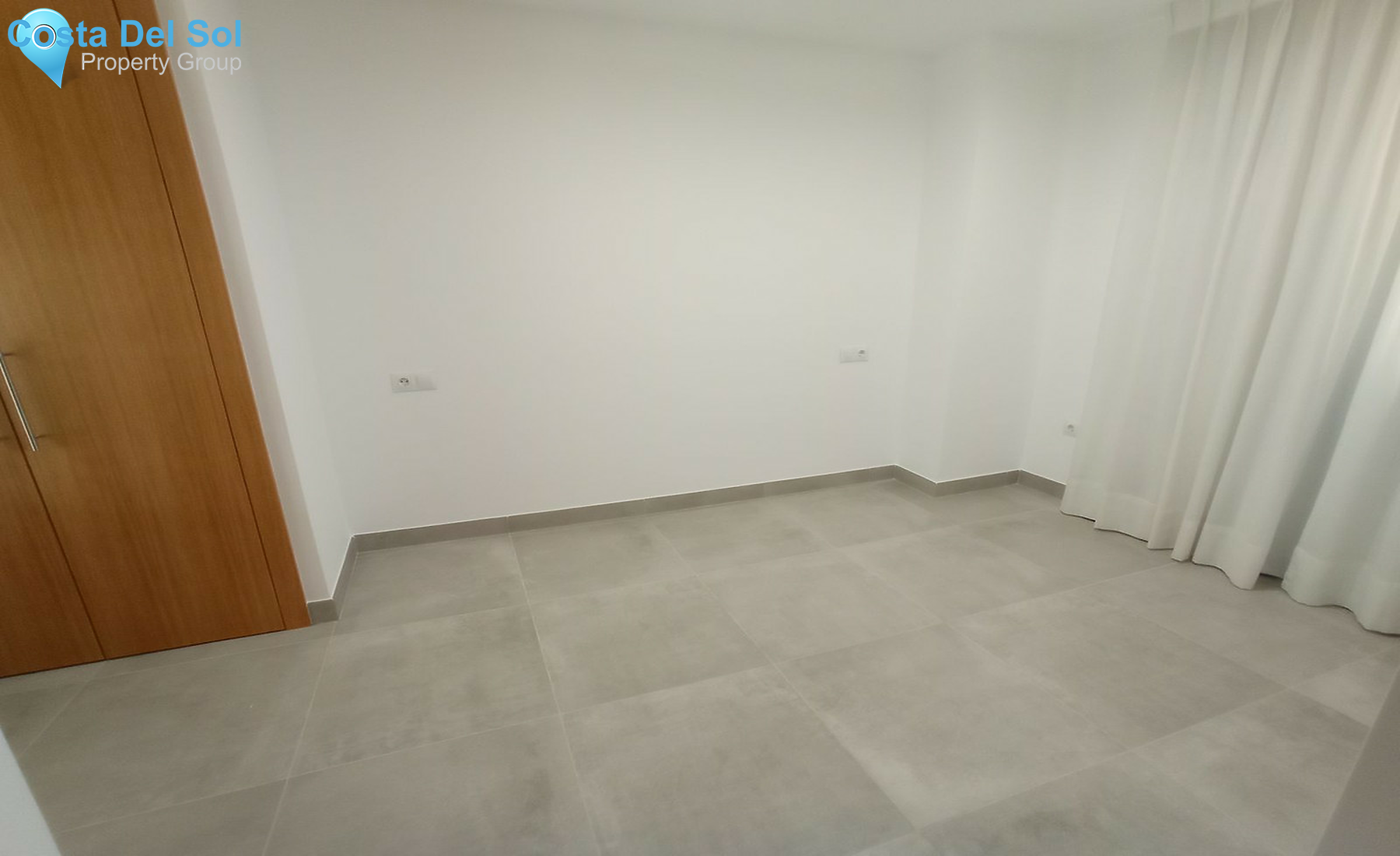 Middle Floor Apartment in Estepona-1274038