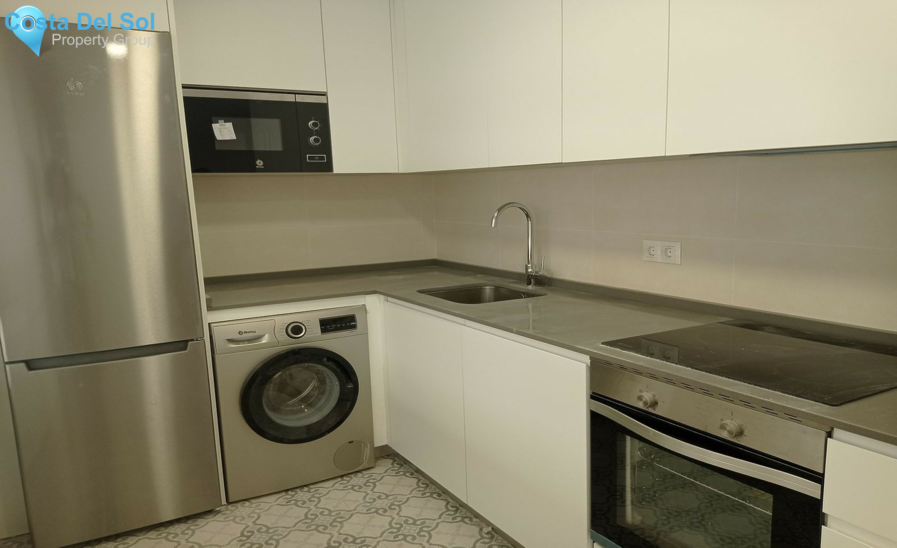Middle Floor Apartment in Estepona-1274029