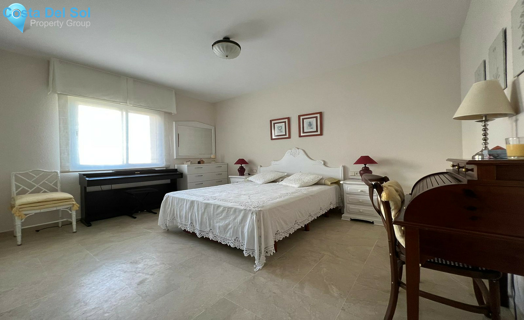 Middle Floor Apartment in Estepona-1295139