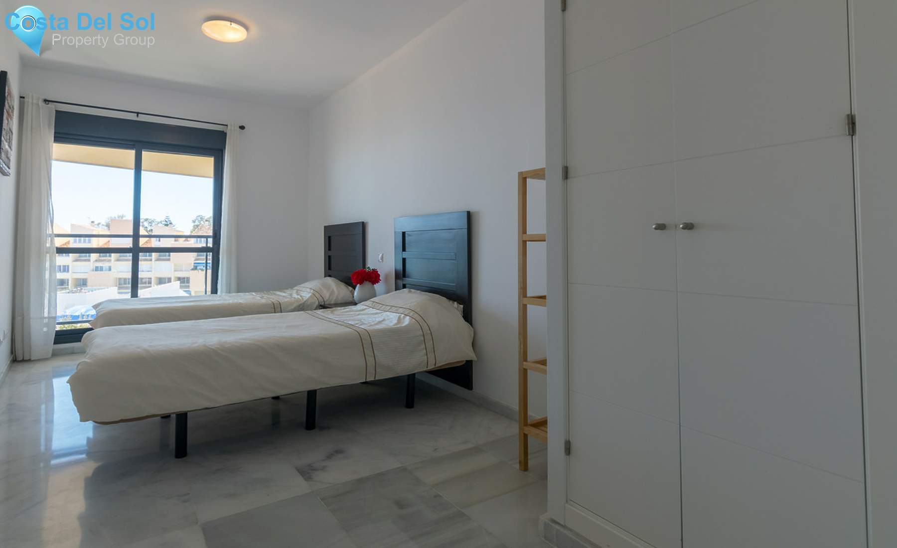 Middle Floor Apartment in Estepona-1296203