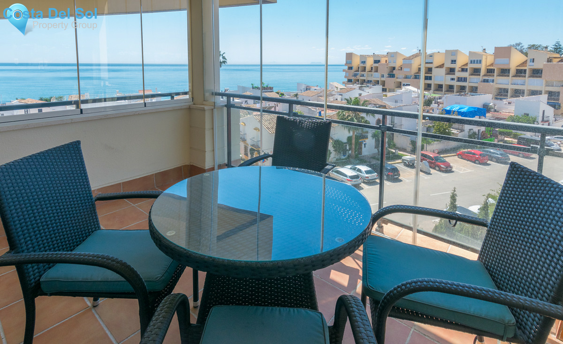 Middle Floor Apartment in Estepona-1296188