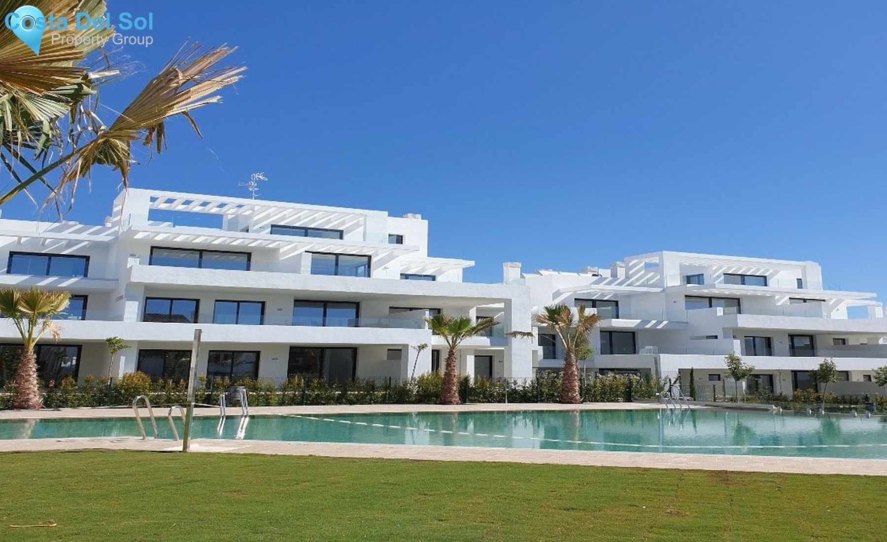 Middle Floor Apartment in Estepona-1319000