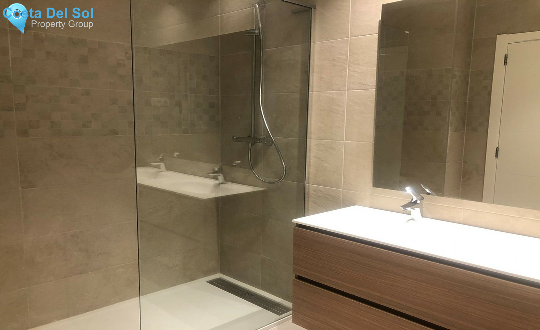 Middle Floor Apartment in Estepona-1319018