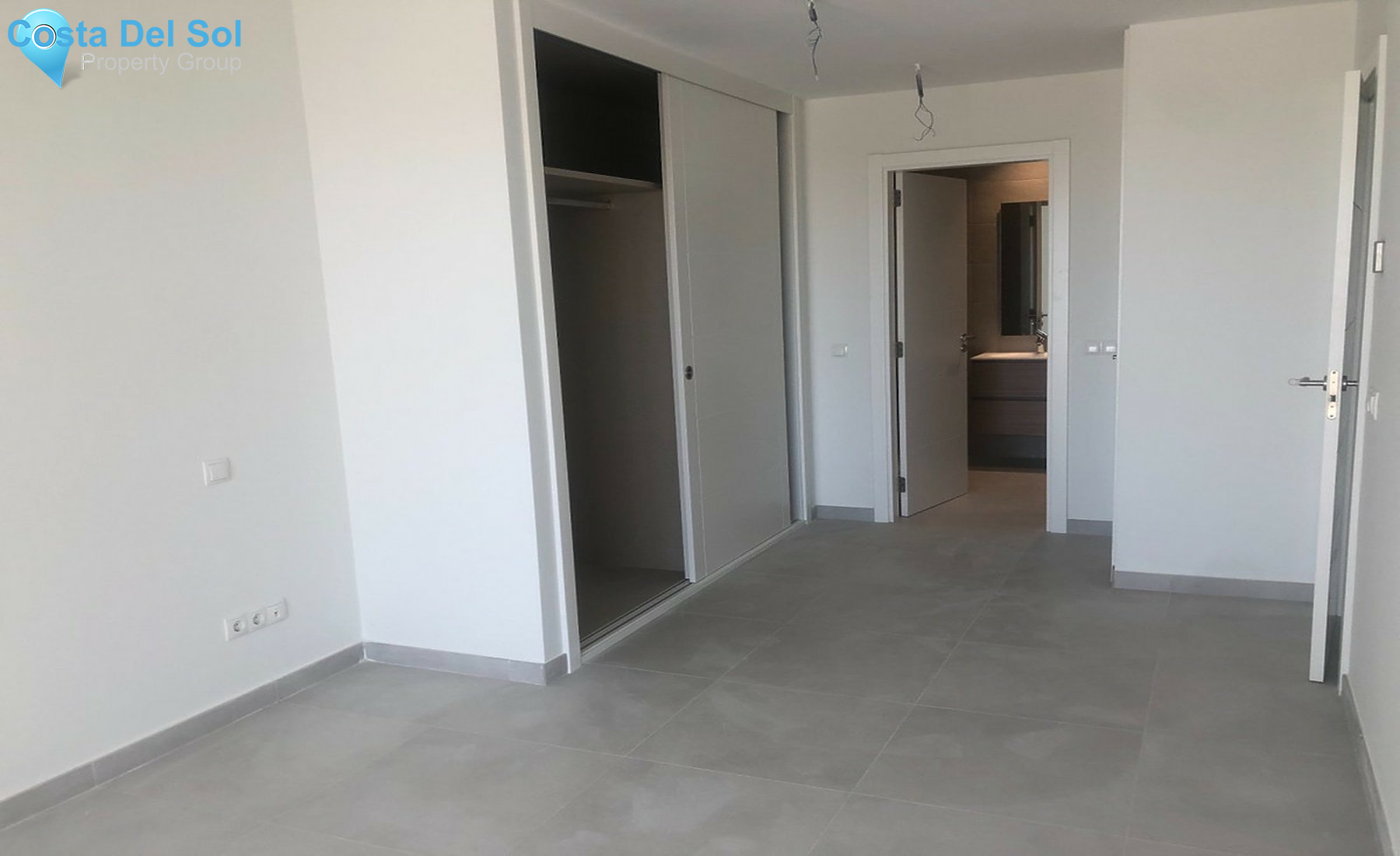 Middle Floor Apartment in Estepona-1319006