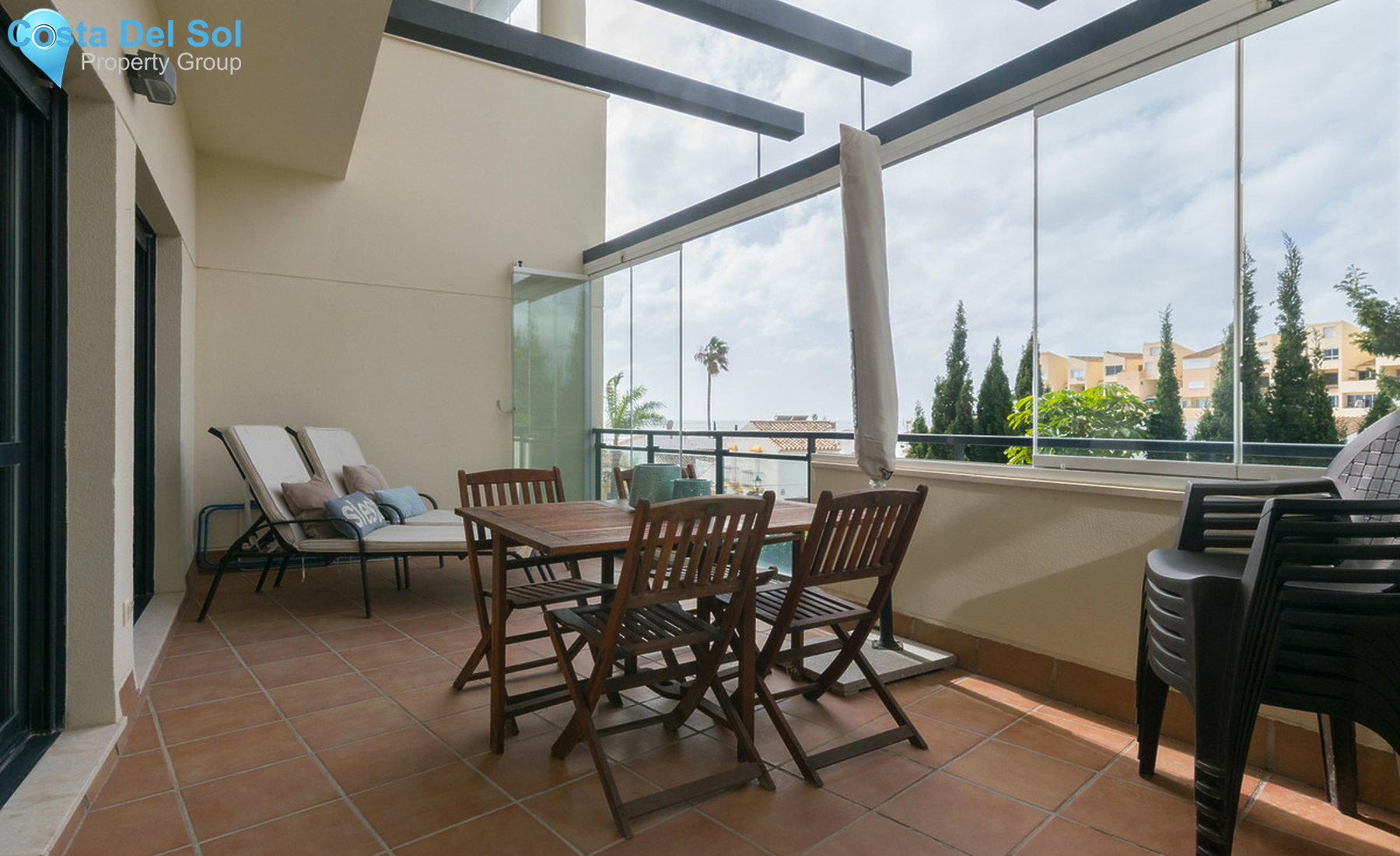 Middle Floor Apartment in Estepona-1326246