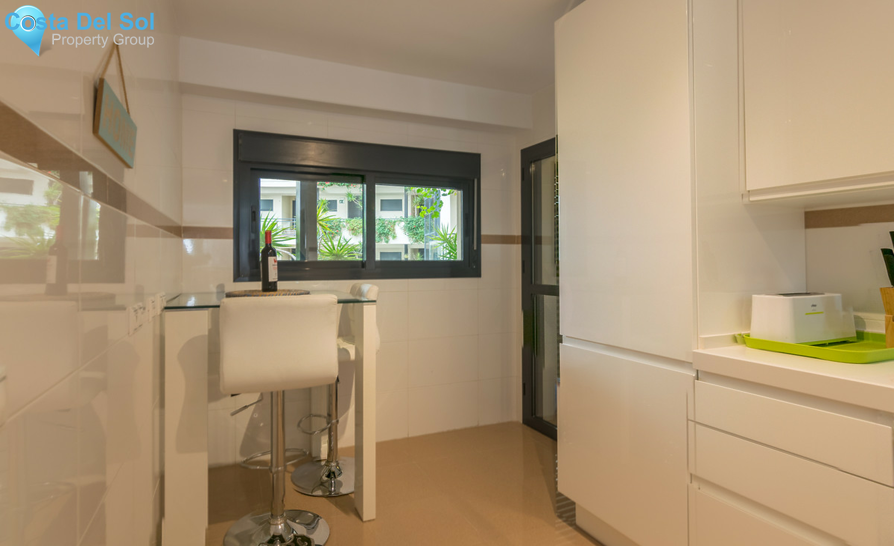 Middle Floor Apartment in Estepona-1326250